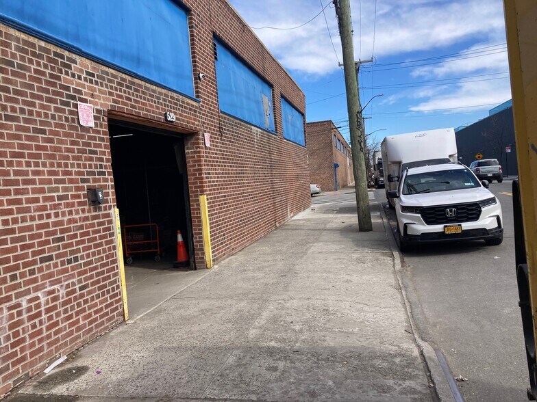 More Photos Of 529 Cozine St, Brooklyn Warehouse For Lease