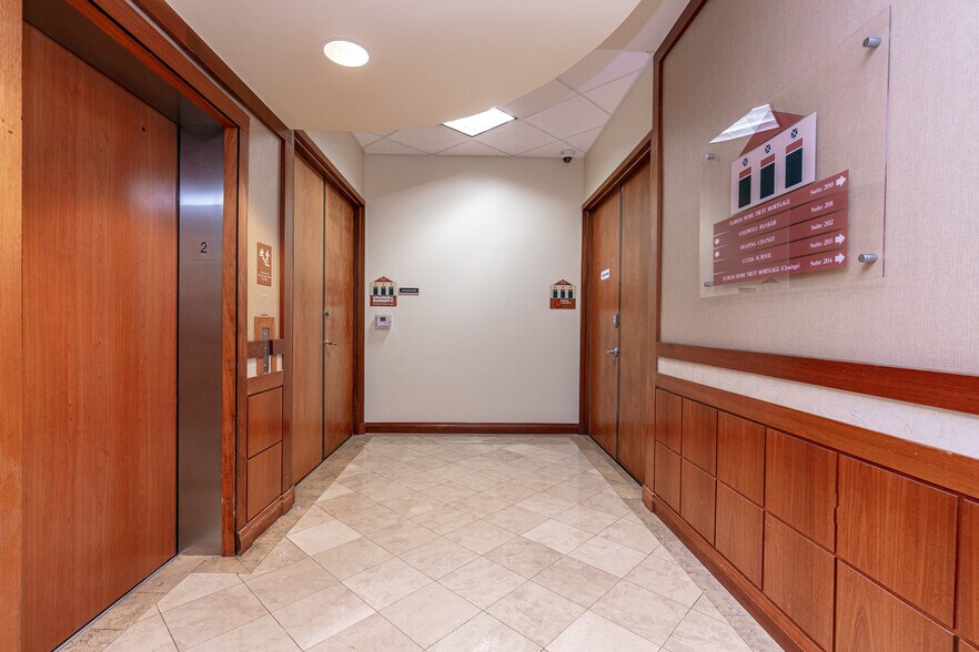 More Photos Of 2760-2818 Weston Rd, Weston Unknown For Lease