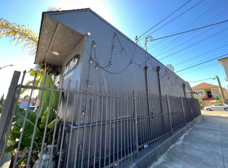 More Photos Of 2818 Macarthur Blvd, Oakland Restaurant For Sale
