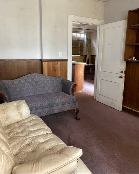 More Photos Of 103 E Harrison St, Reidsville Office For Sale