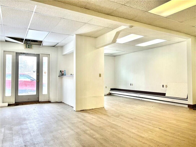 More Photos Of 10 Ontario St, Honeoye Falls Office Residential For Sale