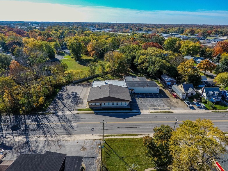 More Photos Of 1286 Pipestone Rd, Benton Harbor Light Distribution For Lease