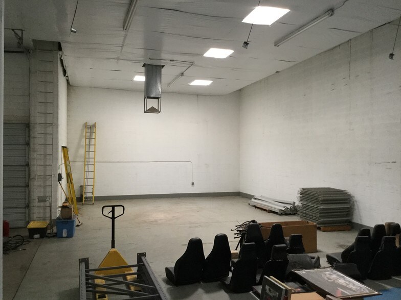 More Photos Of 4120 E Madison St, Phoenix Warehouse For Lease