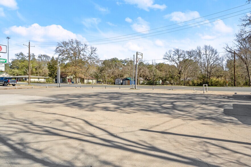 More Photos Of 407 S Home St, Corrigan Auto Dealership For Lease