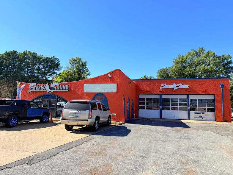 More Photos Of 4561 Elvis Presley Blvd, Memphis Auto Repair For Sale