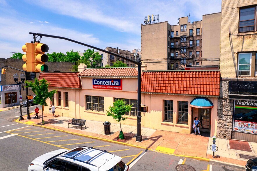More Photos Of 6701 Bergenline Ave, West New York Office For Sale