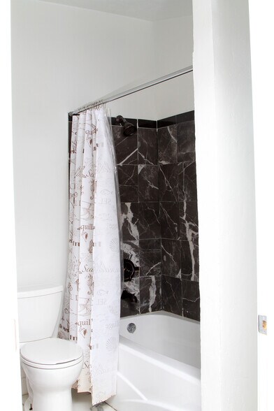 More Photos Of 1636 S Clovis Ave, Fresno Specialty For Sale