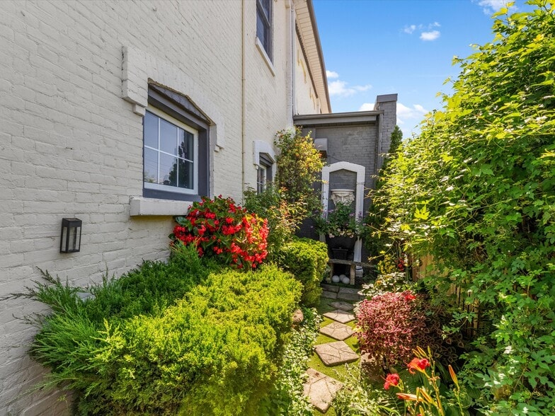 More Photos Of 9 Park St, Chatham Storefront For Sale