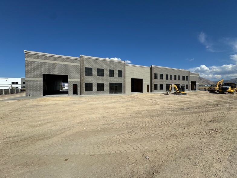 Primary Photo Of 928 E 1950 N, Spanish Fork Manufacturing For Lease