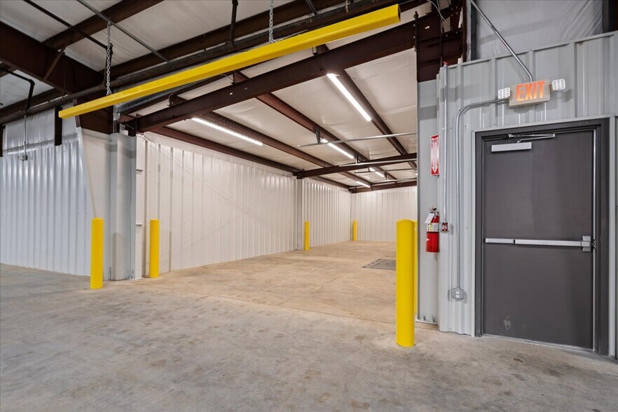 More Photos Of 223 W Pearl St, Lamar Industrial For Sale