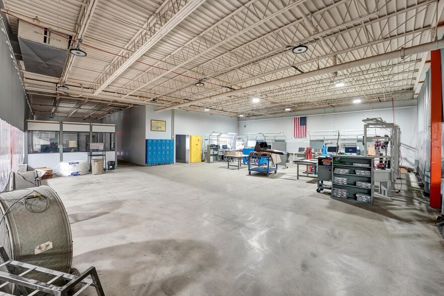 More Photos Of 1904 W Emory Rd, Powell Light Manufacturing For Sale