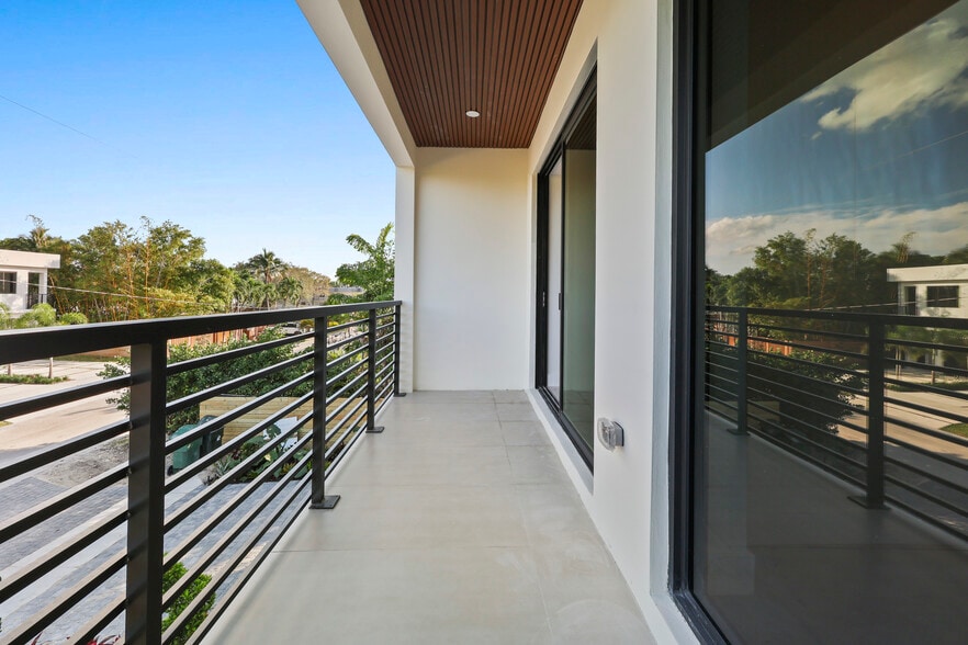 More Photos Of 1321 NE 13th Ave, Fort Lauderdale Multifamily For Sale