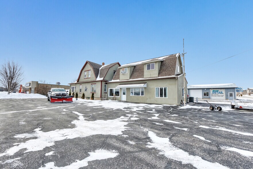 More Photos Of 513-529 Duluth Ave, Sturgeon Bay, Sturgeon Bay General Retail For Sale