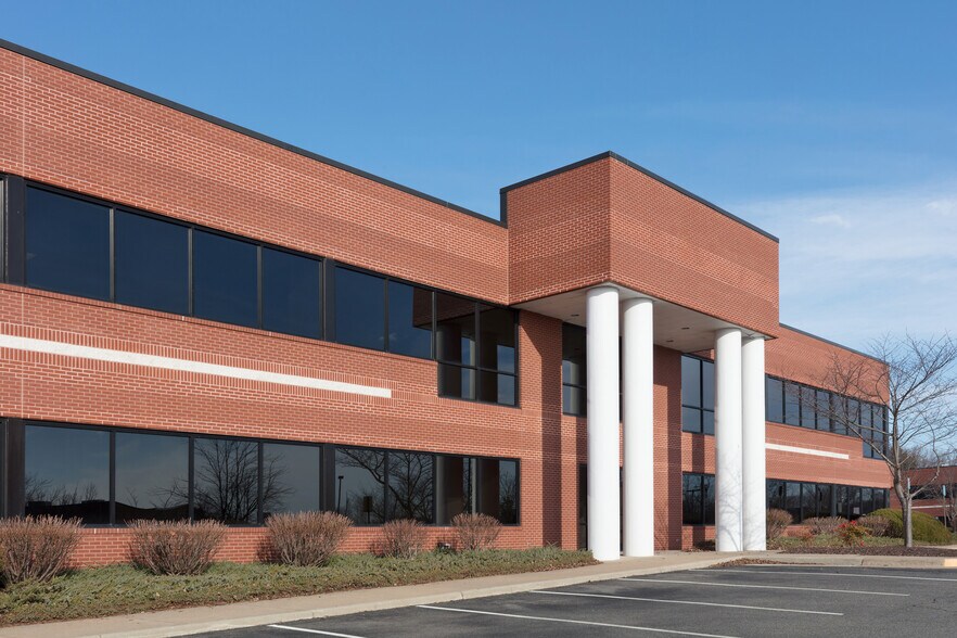 More Photos Of 24 Center St, Stafford Office For Lease