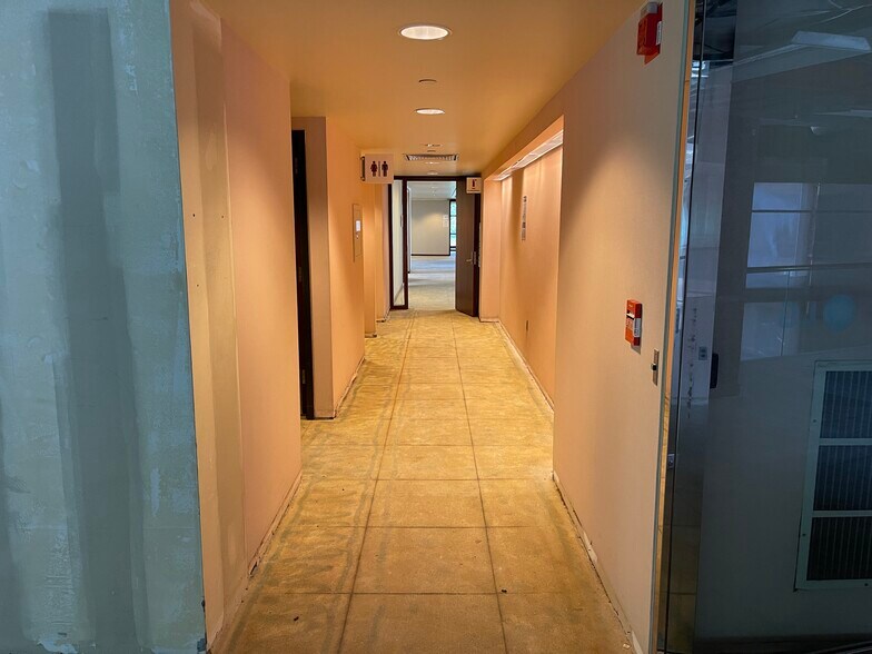 More Photos Of 1000 Sylvan Ave, Englewood Cliffs Office For Sale