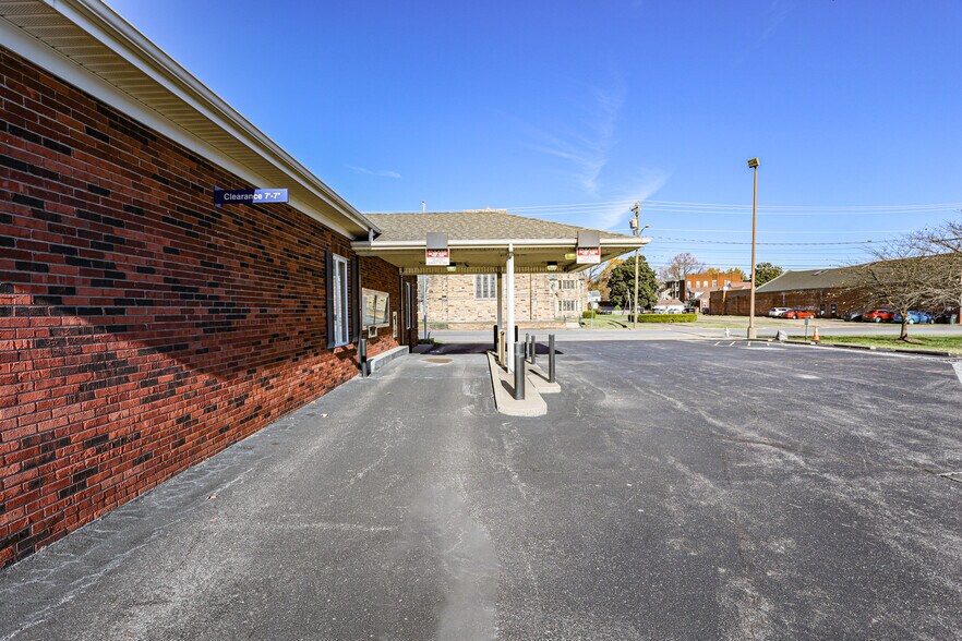 More Photos Of 630 Jefferson St, Paducah Office For Sale
