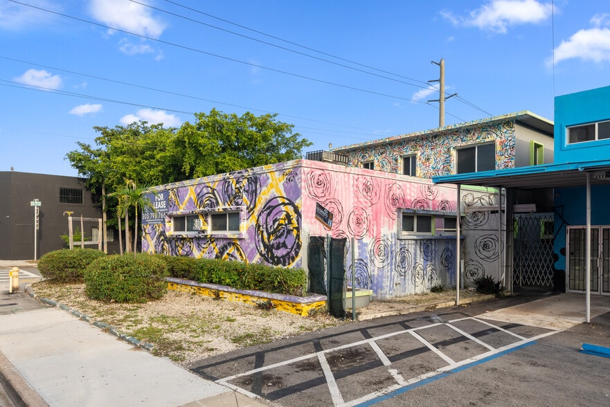 More Photos Of 300 NW 54th St, Miami Flex For Lease