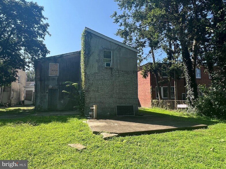 More Photos Of 129 E Broad St, Burlington Multifamily For Sale