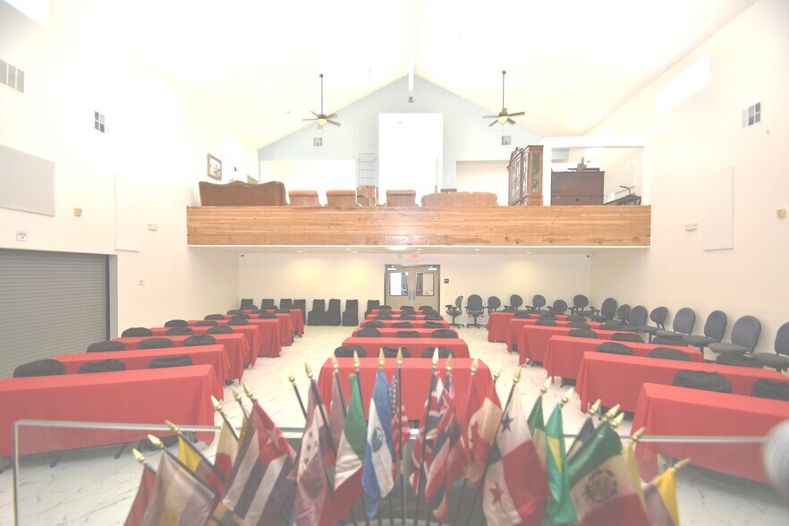 More Photos Of 950 W Alondra Blvd, Compton Religious Facility For Sale