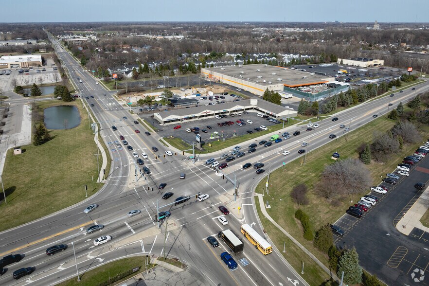 More Photos Of 5950 Airport Hwy, Toledo Unknown For Lease