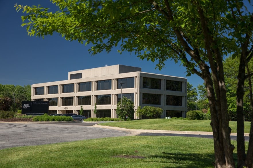 More Photos Of 4300 Commerce Ct, Lisle Office For Lease