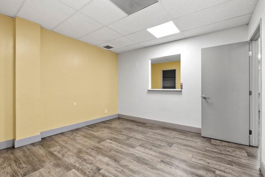 More Photos Of 2480 Mission St, San Francisco Medical For Lease