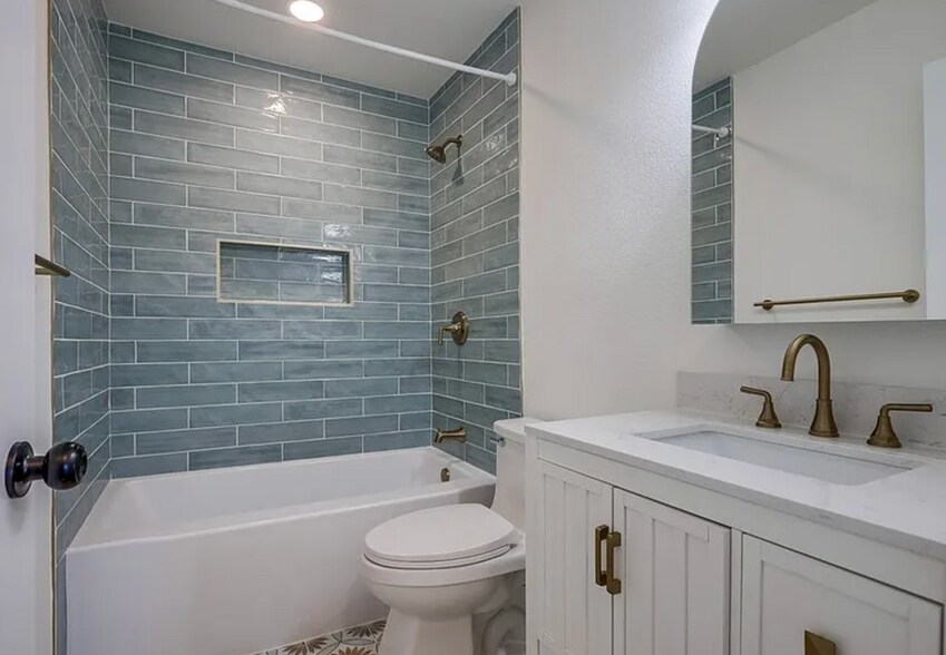 More Photos Of 416 Hamilton St, Costa Mesa Apartments For Sale