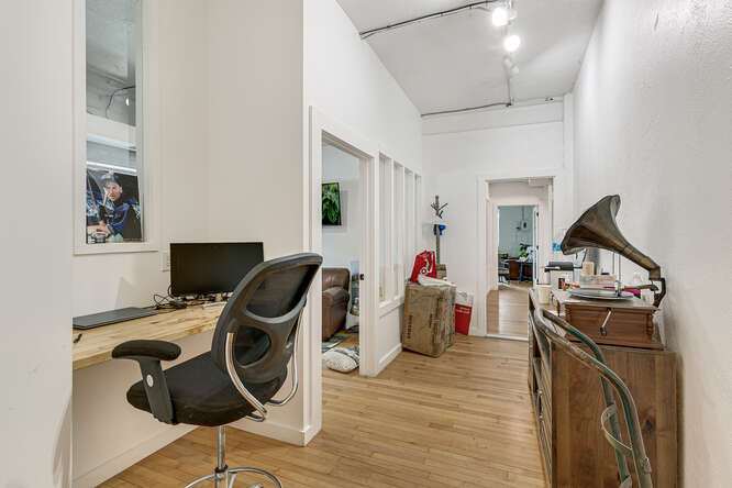 More Photos Of 1658 Lafayette St, Denver Office For Sale
