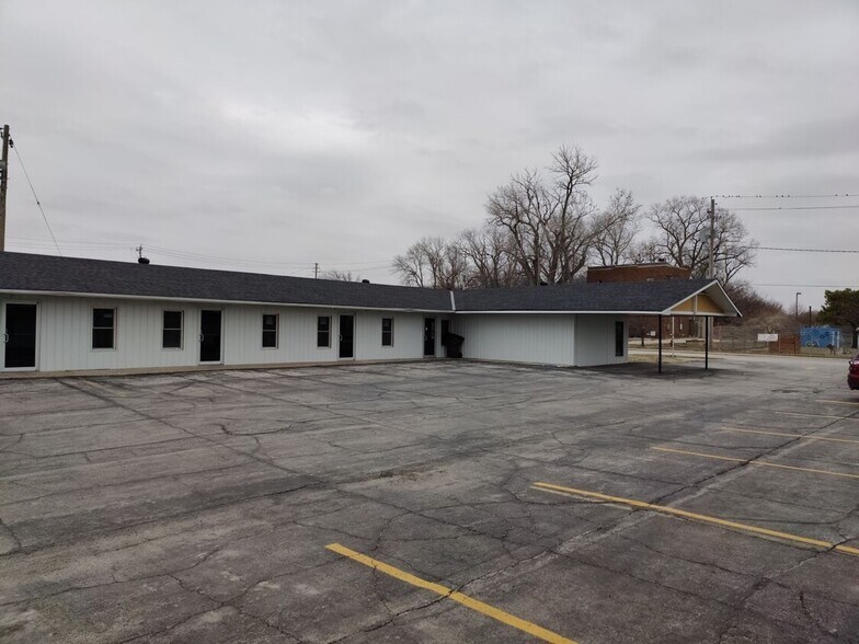 More Photos Of 811 Main St, Hamburg Office For Sale