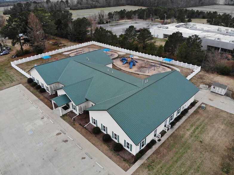 More Photos Of 116 Corporate Dr, Elizabeth City Schools For Sale