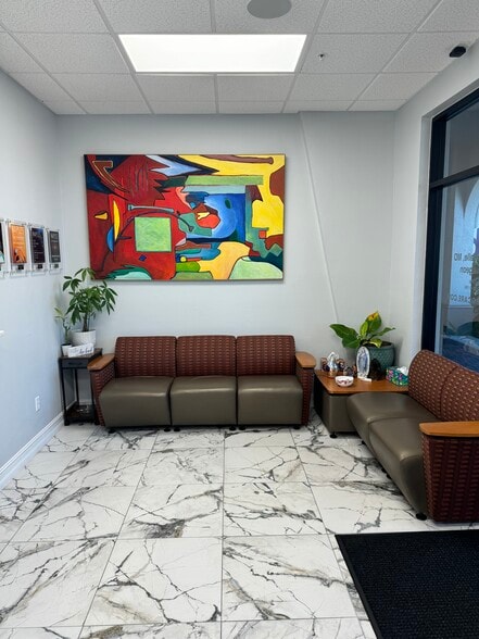 More Photos Of 1575 Pine Ridge Rd, Naples General Retail For Sale