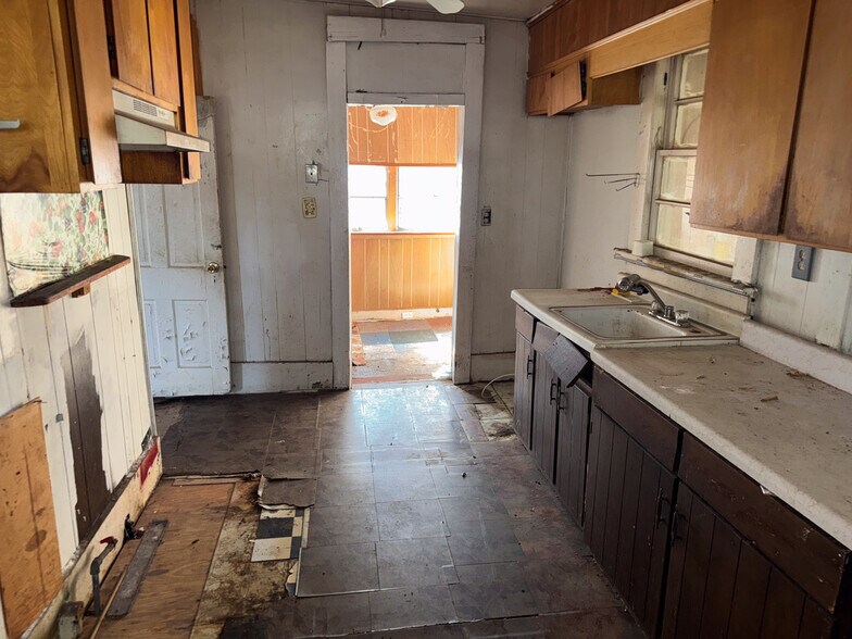 More Photos Of 2815 Wicklow St, Savannah Office For Sale