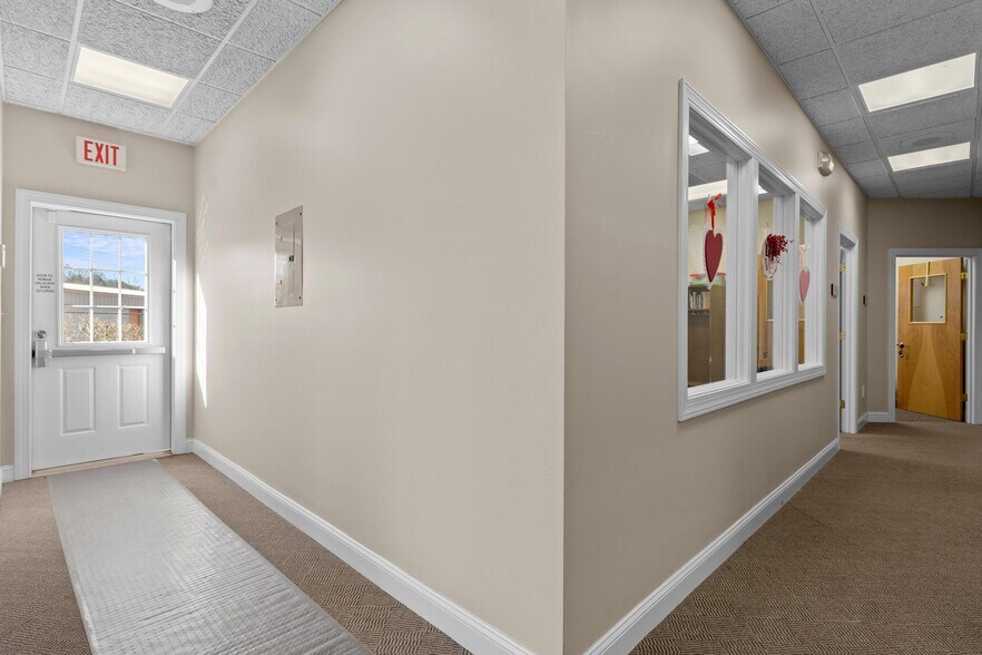 More Photos Of 6540 Brevard Rd, Etowah Office For Sale