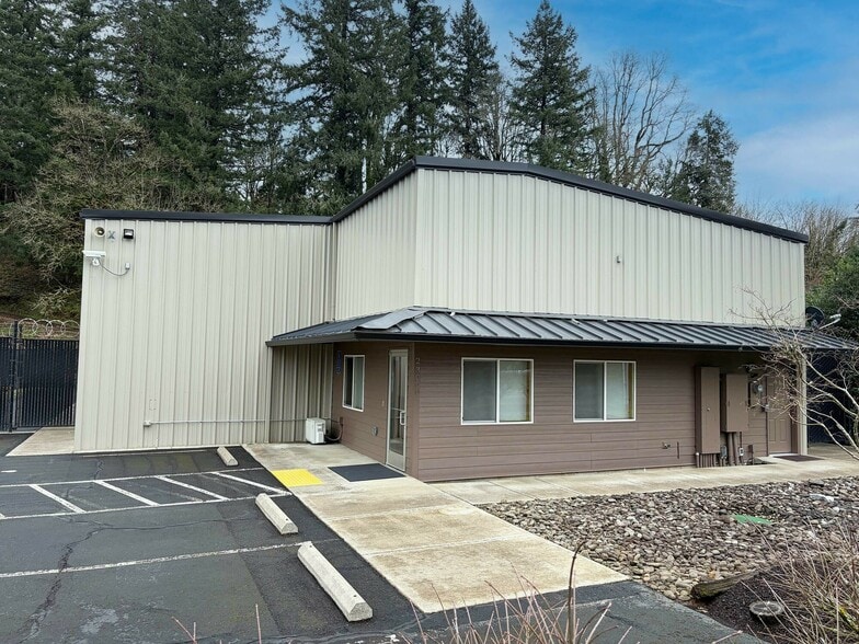 Primary Photo Of 23000 SE Eagle Creek Rd, Eagle Creek Flex For Lease