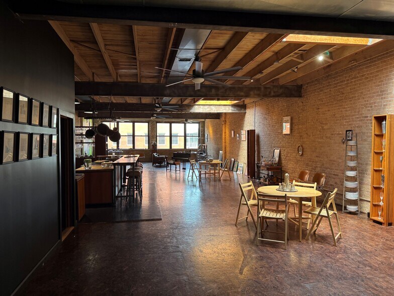 More Photos Of 1109 W Fulton Market, Chicago Flex For Sale