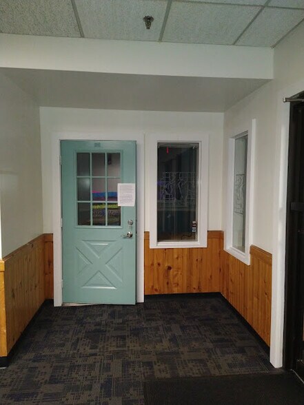 More Photos Of 140 Point Judith Rd, Narragansett Storefront Retail Office For Sale