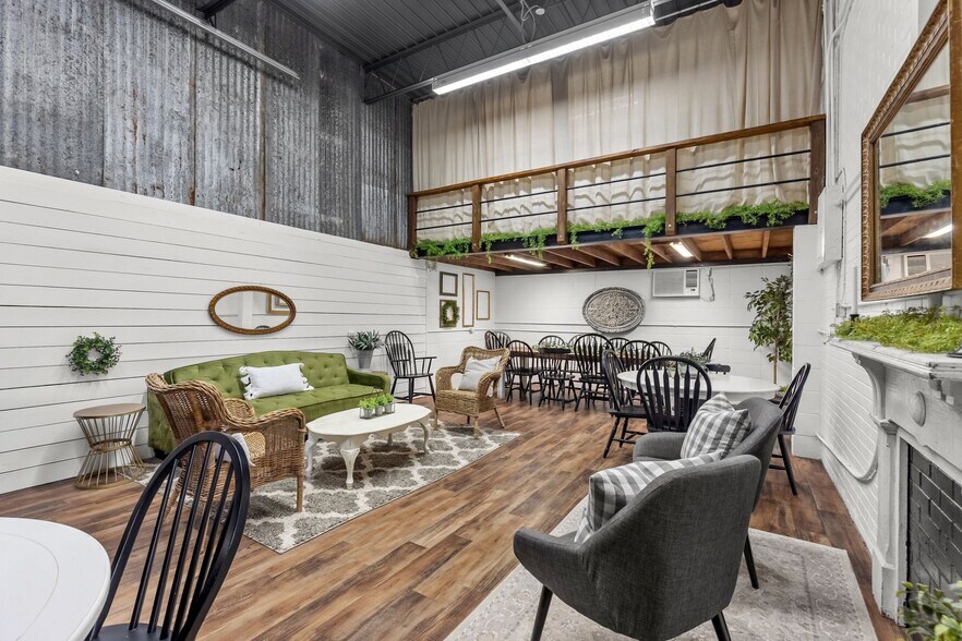 More Photos Of 1403 Interstate Highway 30, Greenville General Retail For Sale