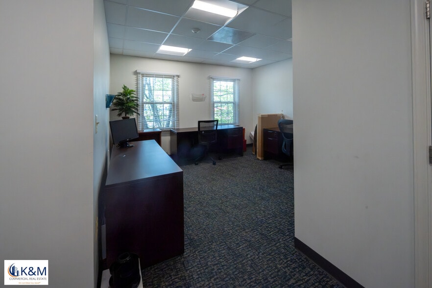 More Photos Of 4151-4165 Chain Bridge Rd, Fairfax Office For Sale