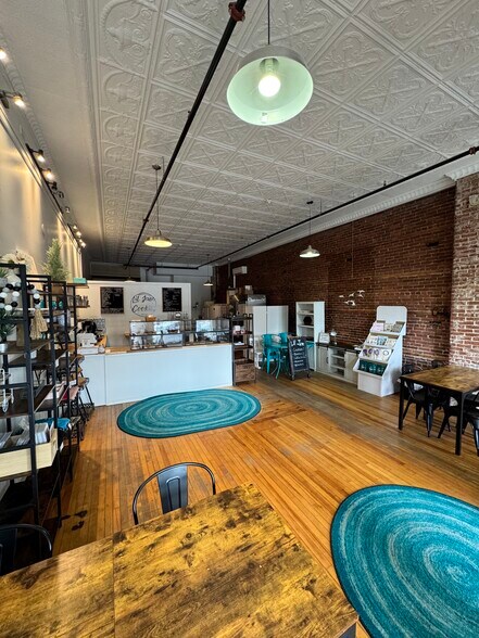 Primary Photo Of 146 Maine st, Brunswick Office For Lease