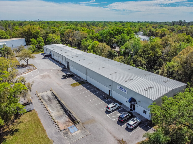 Primary Photo Of 2401 Airport Rd, Plant City Manufacturing For Sale