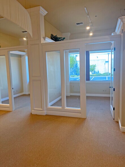 More Photos Of 195 Concourse Blvd, Santa Rosa Office For Sale