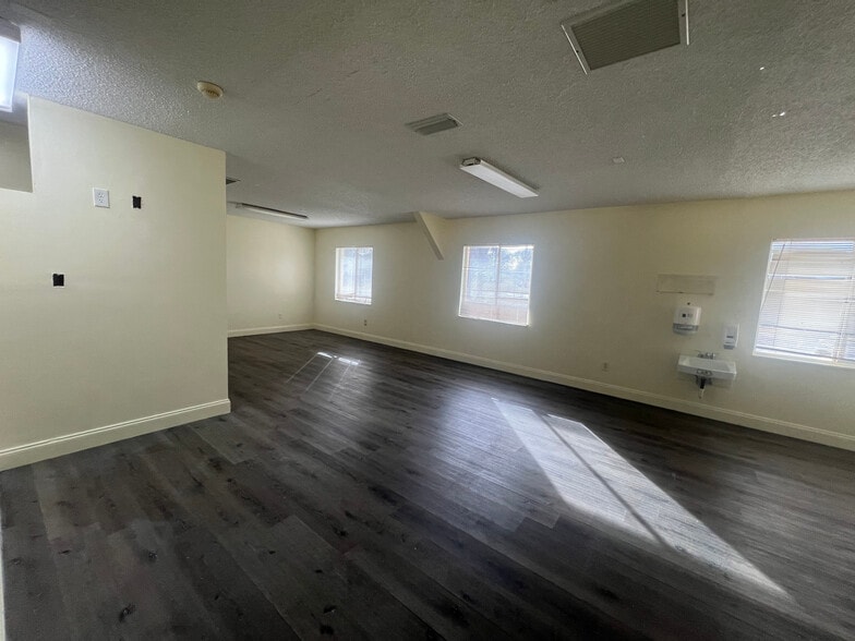 More Photos Of 4527 Carter St, Orlando Daycare Center For Lease