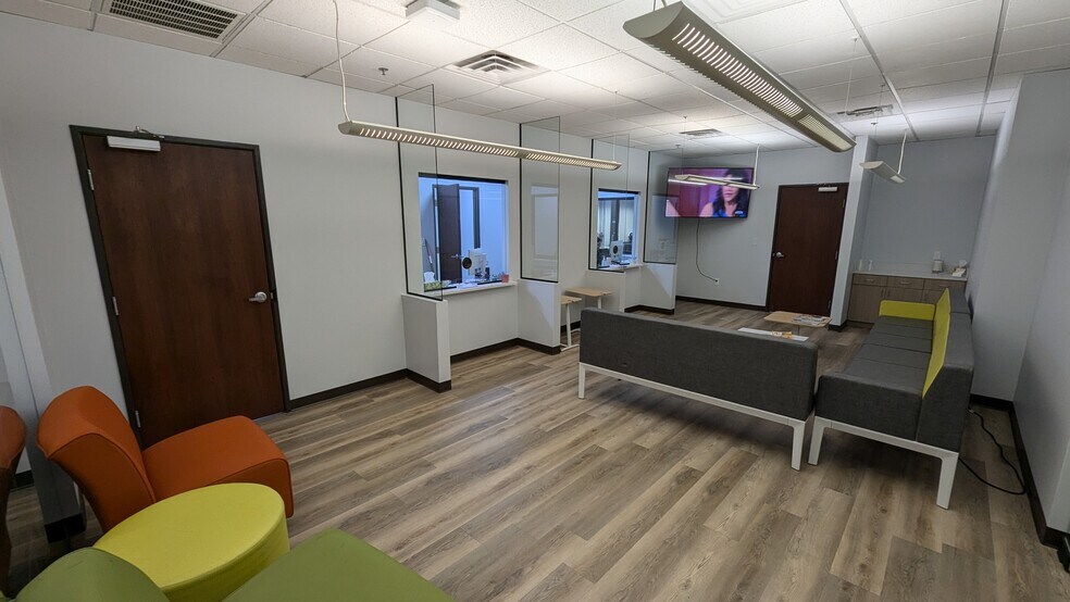 More Photos Of 2951 Kinwest Pky, Irving Office For Lease