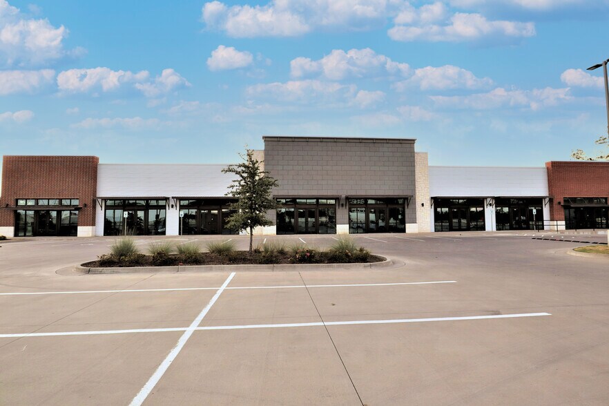 More Photos Of 921 S 9th St, Waco Unknown For Lease