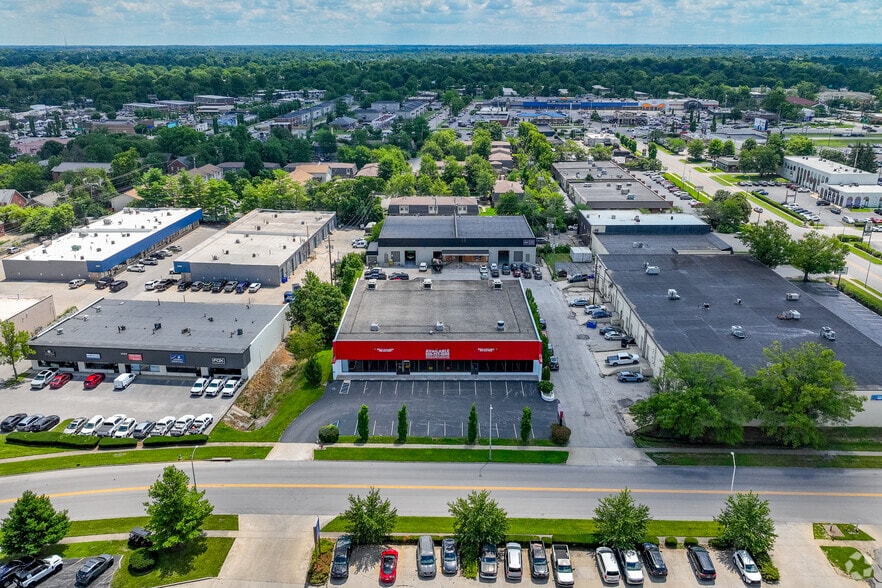 More Photos Of 2550 Regency Rd, Lexington Showroom For Lease