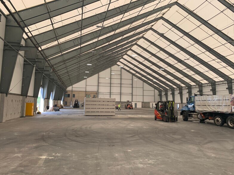 More Photos Of 240 E 5th St, Bayonne Warehouse For Lease