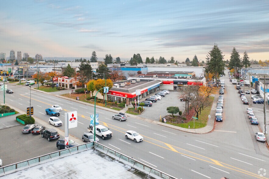 More Photos Of 5900-5912 Kingsway, Burnaby Service Station For Lease