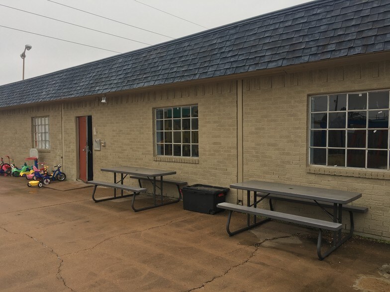 More Photos Of 21950 Kingsland Blvd, Katy Daycare Center For Lease