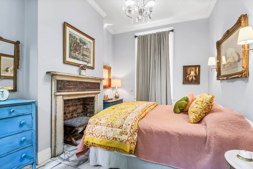 More Photos Of 78 Society St, Charleston Specialty For Sale