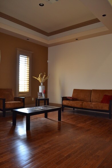 More Photos Of 154 N Festival Dr, El Paso Medical For Sale